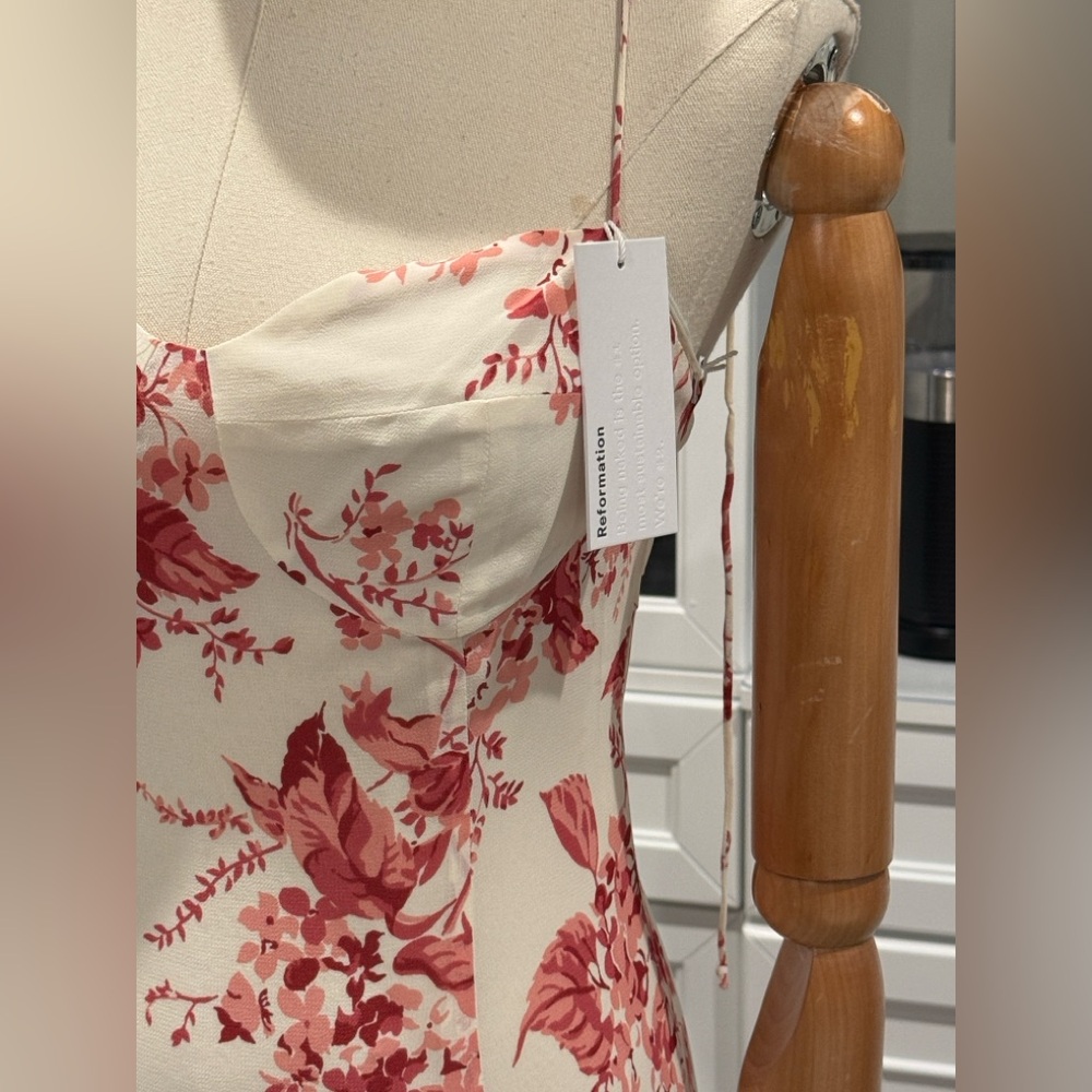 Reformation Fallon Dress in Blush Floral | Size [2] - Picture 3 of 12